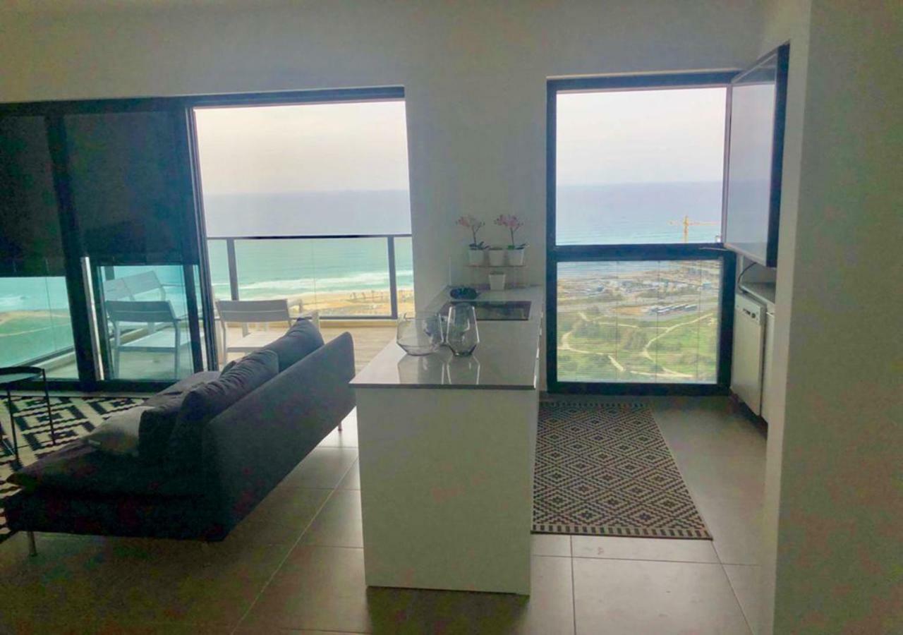 Oַ&O Group- Luxury Apt Tower Best Sea View Bat Yam Exterior photo